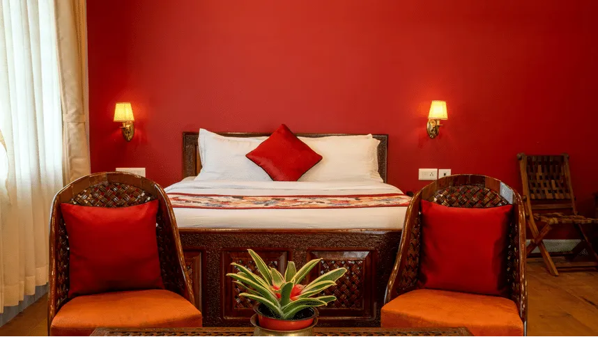  Attic Room with Bathtub